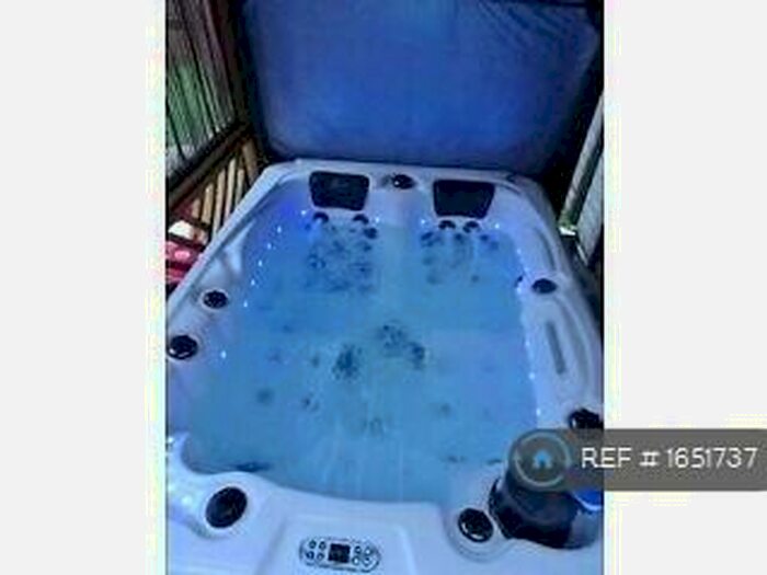 2 Bedroom Semi-Detached House To Rent In Westbridgford, West Bridgford, Nottingham, NG2