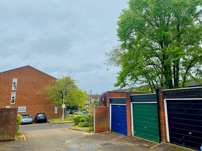Property To Rent In Chepstow Rise Garage, CR0