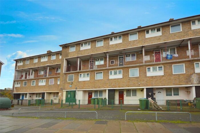 2 Bedroom Flat To Rent In Sewell Road, London, SE2