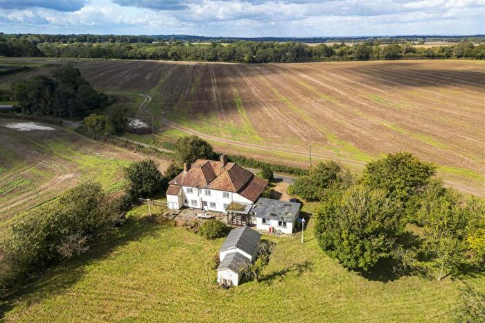 4 Bedroom Detached House For Sale In Holbeam Cottage, Stalisfield Road, Stalisfield, ME13