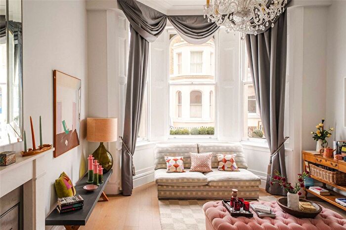 2 Bedroom Flat For Sale In Campden Hill Gardens, Kensington, London, W8