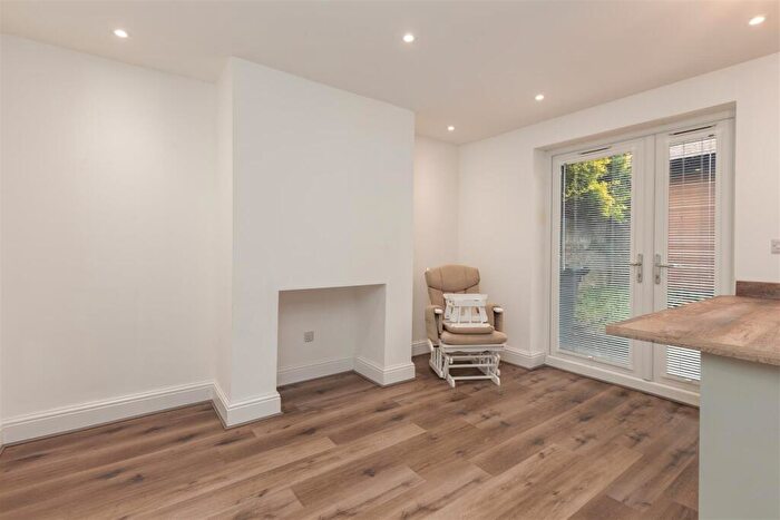 3 Bedroom Semi-Detached House For Sale In Wharfedale Road, Lancaster, LA1