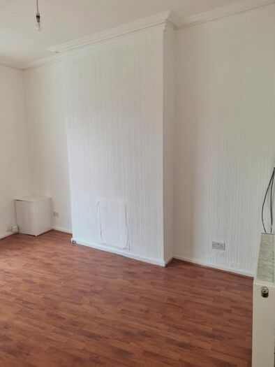 1 Bedroom Flat To Rent In Woodchurch Road, Birkenhead, CH42