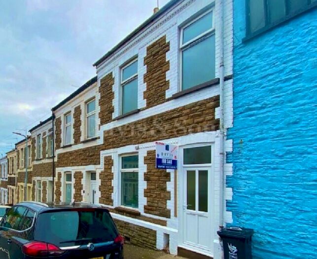 2 Bedroom End Of Terrace House To Rent In Locke Street, Newport., NP20