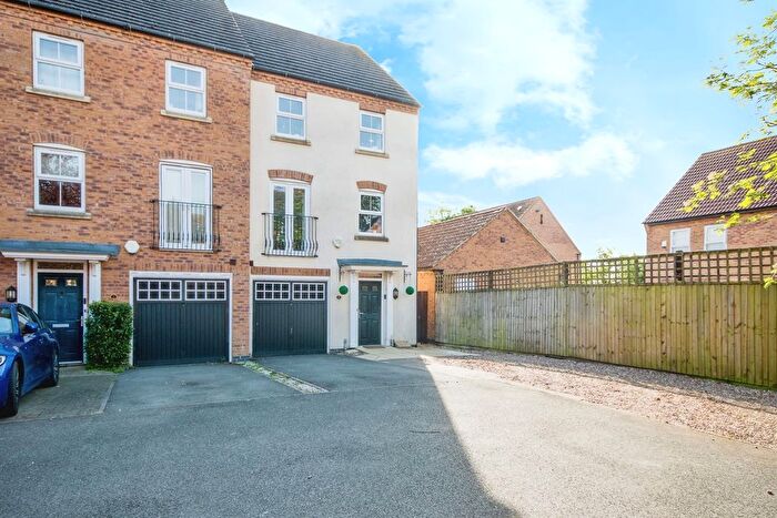 3 Bedroom Semi-Detached House For Sale In Renfrew Drive, Greylees, Sleaford, NG34