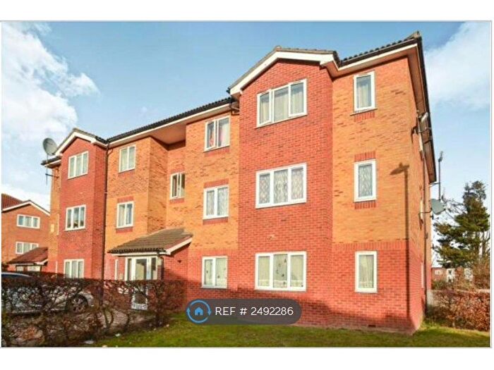 2 Bedroom Flat To Rent In Lewis Way, Dagenham, RM10