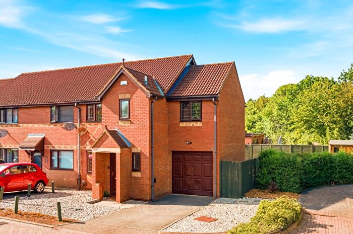 4 Bedroom Semi Detached House For Sale In Wrens Park, Middleton, MK10