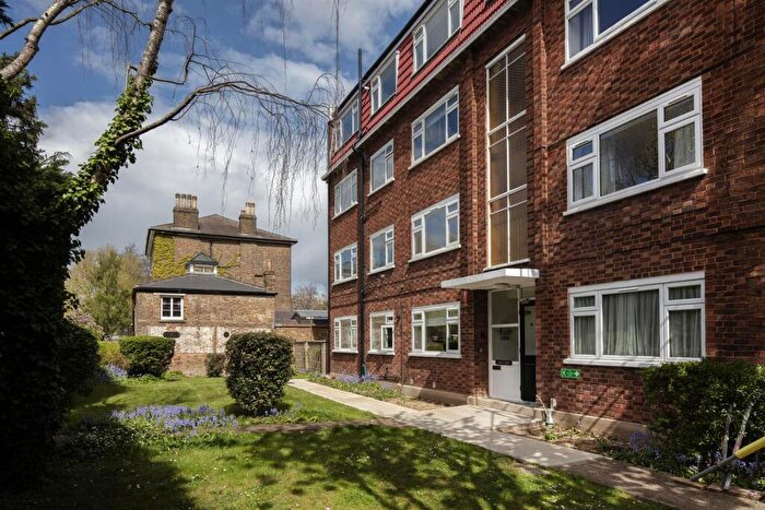 2 Bedroom Apartment For Sale In Grove Lane, Camberwell, SE5