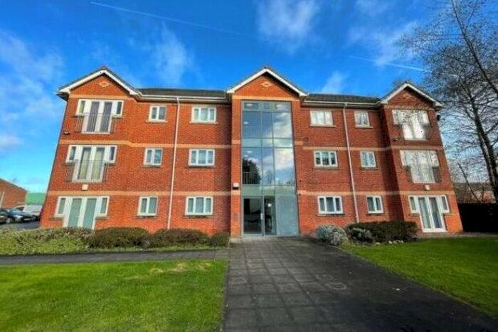 2 Bedroom Flat To Rent In Ashfield Court, St. Helens, WA10