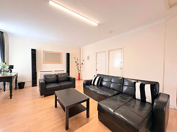 4 Bedroom Apartment To Rent In Aigburth Road, Aigburth, Liverpool, Merseyside, L17