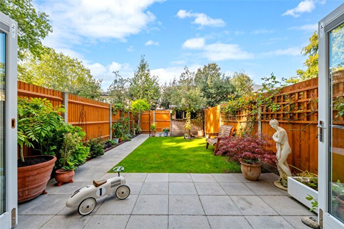 2 Bedroom Terraced House For Sale In Sturts Lane, Walton On The Hill, Tadworth, Surrey, KT20