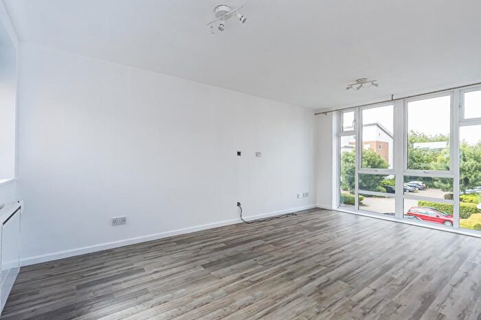 1 Bedroom Flat To Rent In Felixstowe Court, London, E16