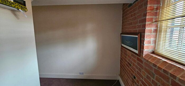 3 Bedroom Flat For Sale In Flat, Sandpiper House, Marhill Road, Nottingham, Nottinghamshire, NG4