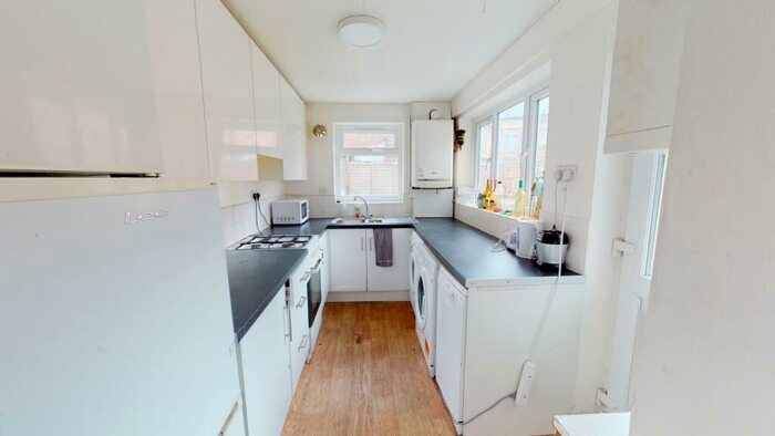 5 Bedroom Terraced House To Rent In Burns Street, Nottingham, NG7