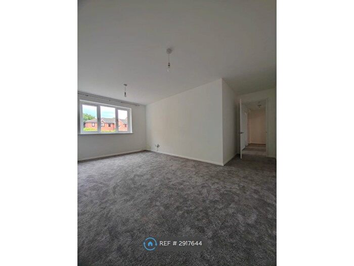 2 Bedroom Flat To Rent In Redford Close, Feltham, TW13