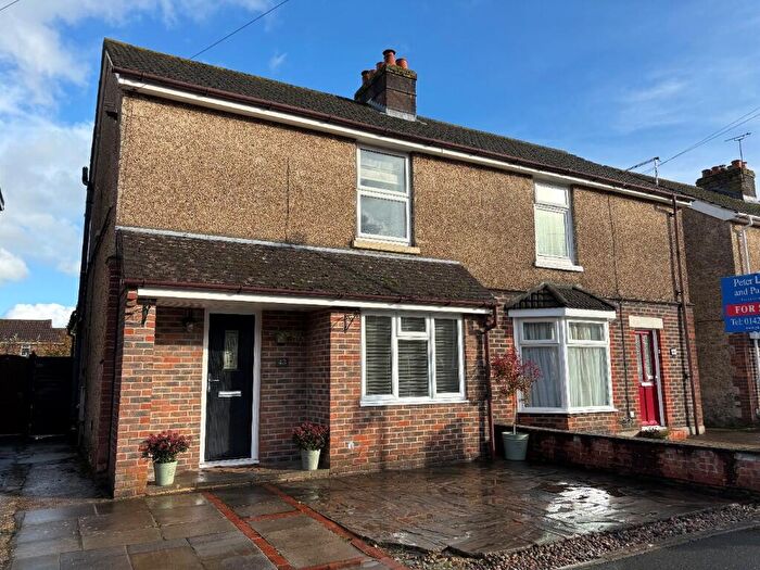 2 Bedroom Semi Detached House For Sale In Princes Road, Petersfield, Hampshire, GU32