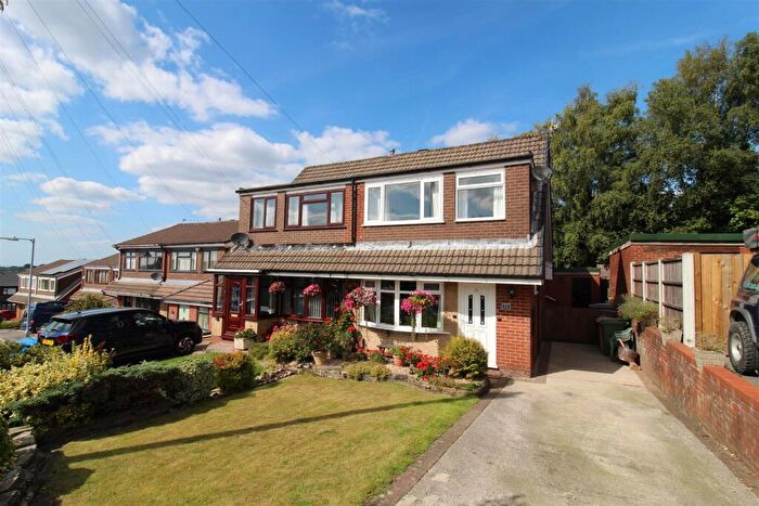 3 Bedroom Semi-Detached House For Sale In Cotswold Drive, Horwich, Bolton, BL6