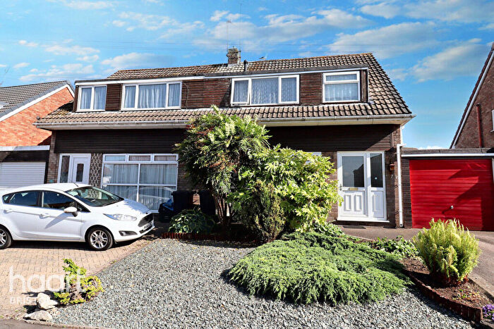 3 Bedroom Semi-Detached House For Sale In Hengrove Lane, Bristol, BS14