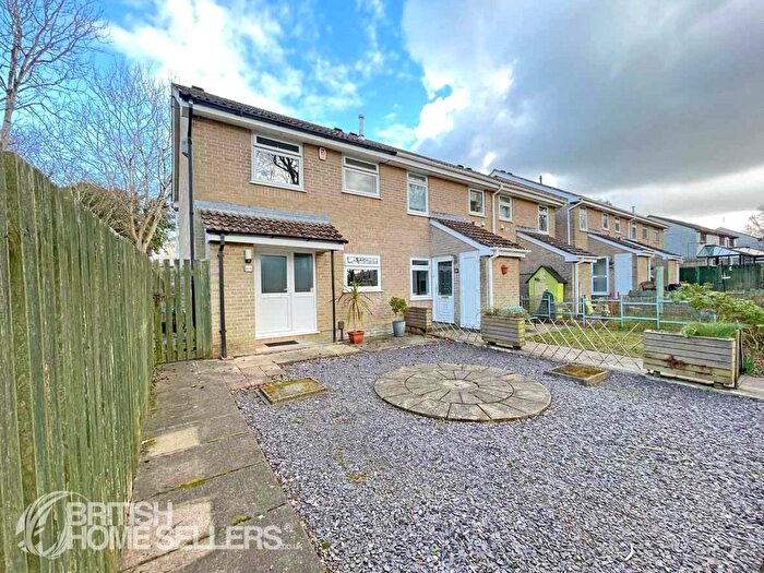 1 Bedroom End Terrace House For Sale In Whitleigh Avenue, Plymouth, Devon, PL5