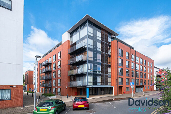 2 Bedroom Apartment To Rent In Voyager Apartments, Birmingham, B16