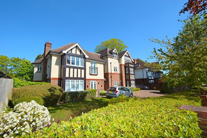 2 Bedroom Flat For Sale In Argent House, The Avenue, Hatch End, HA5