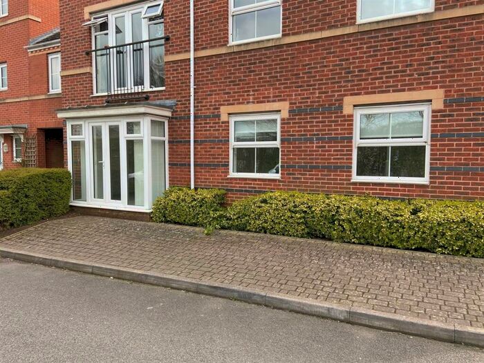 2 Bedroom Apartment To Rent In Alma Road, Banbury, OX16