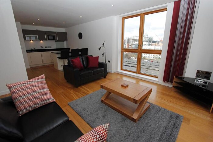 2 Bedroom Flat To Rent In Watermans Place Wharf Approach, Leeds, LS1
