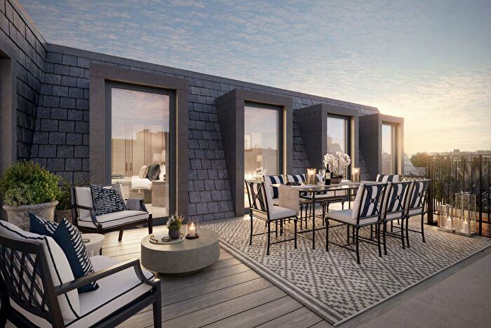 3 Bedroom Flat For Sale In Allen Street, London, W8