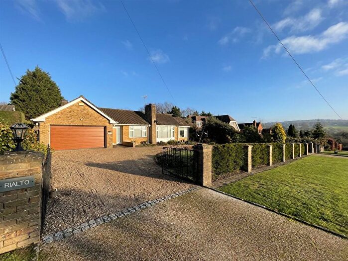 4 Bedroom Detached Bungalow To Rent In Yarm Way, Leatherhead, KT22