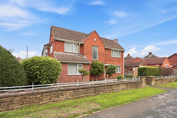 3 Bedroom Detached House For Sale In Ashgate Valley Road, Brockwell, Chesterfield, S40