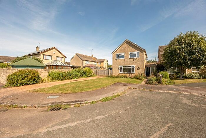 3 Bedroom Detached House For Sale In Hatch Close, Kirtlington, Kidlington, OX5