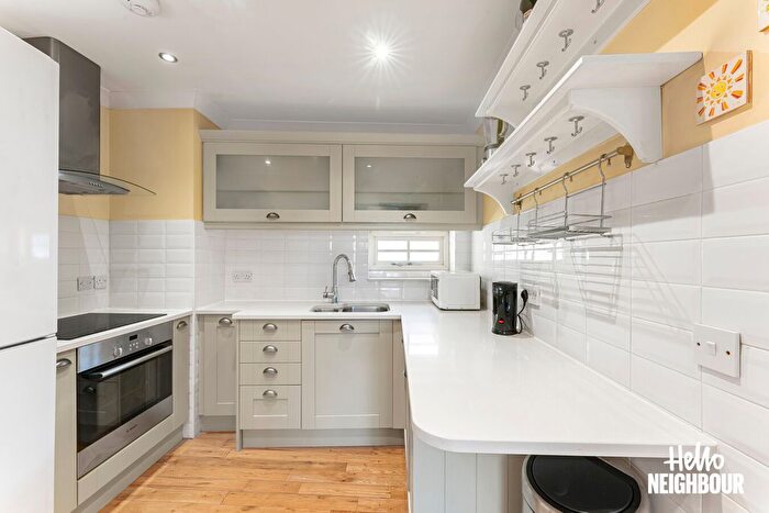 1 Bedroom Flat To Rent In Parliament Court, London, E1