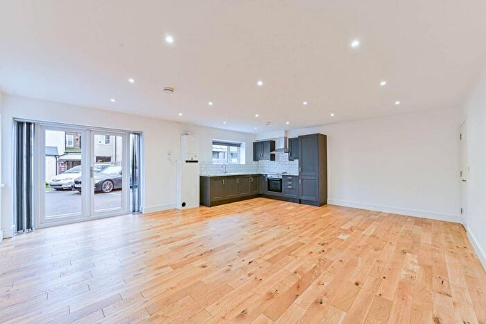 1 Bedroom Flat To Rent In Moorfield Road, Orpington, BR6