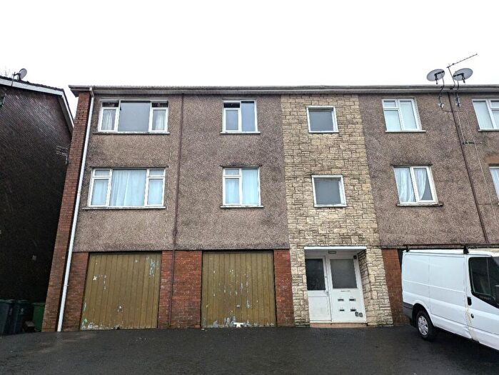 2 Bedroom Apartment For Sale In Lynmouth Crescent, Rumney, Cardiff, CF3