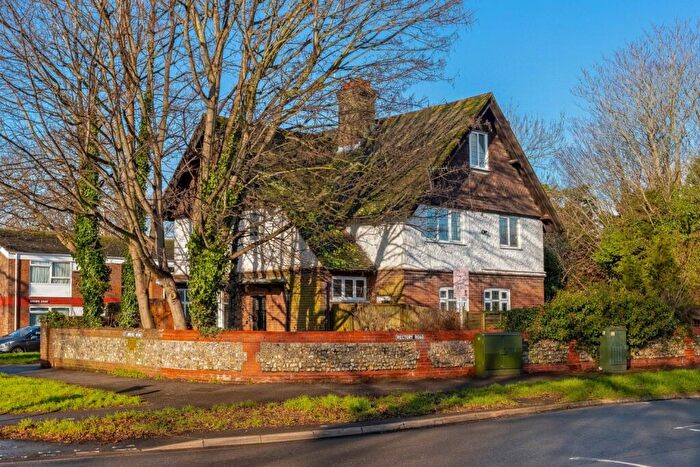 2 Bedroom Flat For Sale In St. Lawrence Avenue, Worthing, BN14