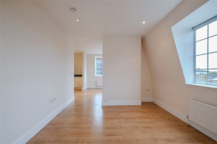 Studio To Rent In Endsleigh Mansions, Streatham Hill, Lambeth, London, SW16