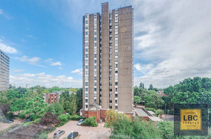2 Bedroom Flat For Sale In Bramlands Close, London, SW11