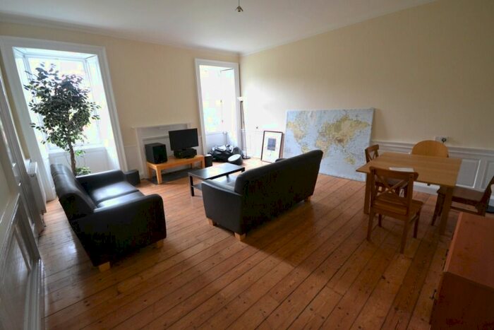 2 Bedroom Flat To Rent In Buccleuch Street, Newington, Edinburgh, EH8