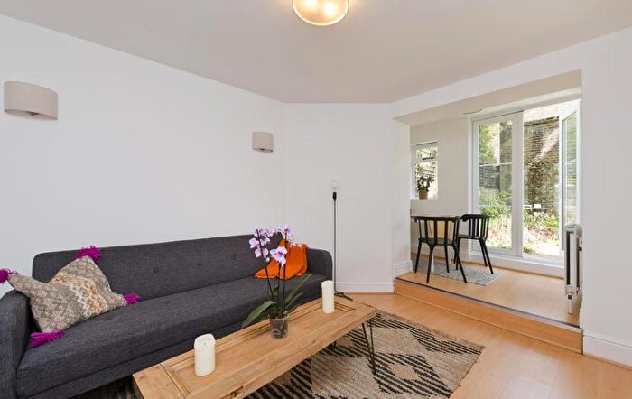 2 Bedroom Apartment To Rent In Lisson Grove, Marylebone, London, NW1