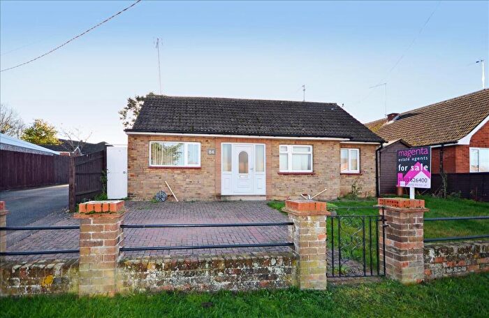 2 Bedroom Detached Bungalow For Sale In Oundle Road, Thrapston, Northamptonshire, NN14