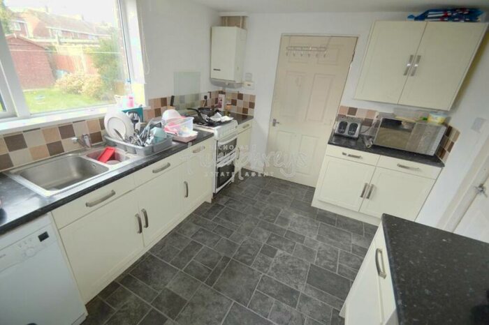 1 Bedroom House To Rent In Meadow Croft, AL10