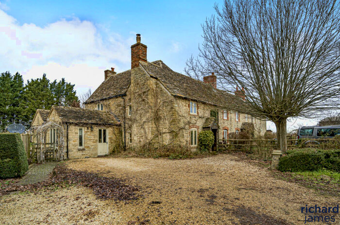 3 Bedroom Semi-Detached House For Sale In Seven Bridges Cottages, Water Eaton, Swindon, SN6