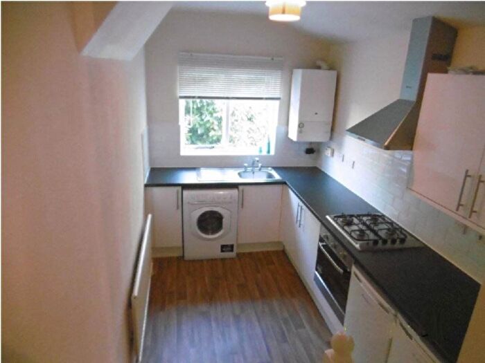 1 Bedroom Flat To Rent In Kensington Gardens, Cranbrook, Ilford, IG1