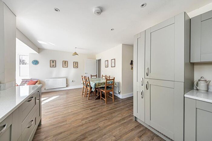 4 Bedroom Detached House For Sale In Milbank Way, Steventon, OX13