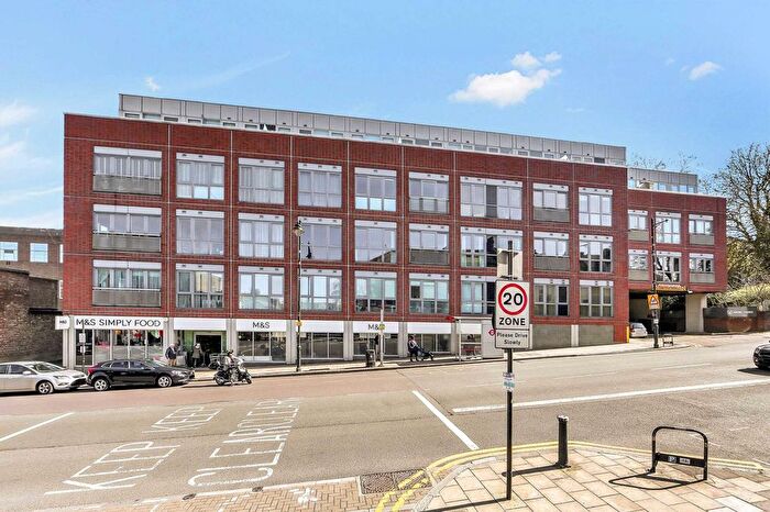 2 Bedroom Flat To Rent In Crouch End Hill, Crouch End, London, N8