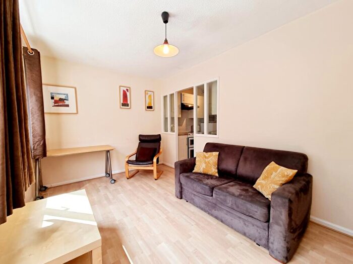 1 Bedroom Apartment To Rent In Chantrell Court, The Calls, Leeds, LS2