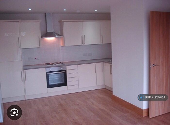 2 Bedroom Flat To Rent In Albion Mews, Manchester, M25