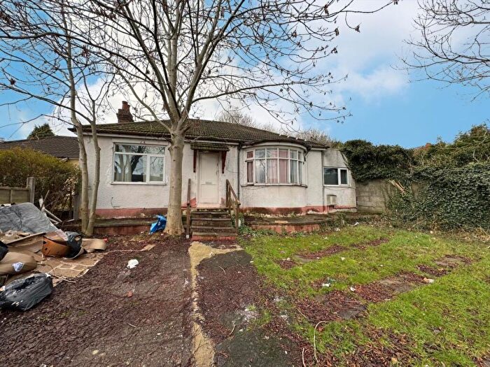 6 Bedroom Detached House For Sale In Trotters Lane, West Bromwich, West Midlands, B71