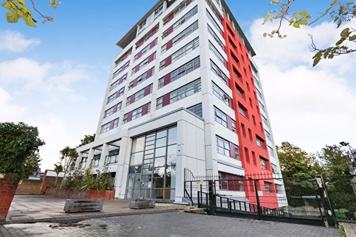 2 Bedroom Flat To Rent In The Lumiere Building, Forest Gate, E7