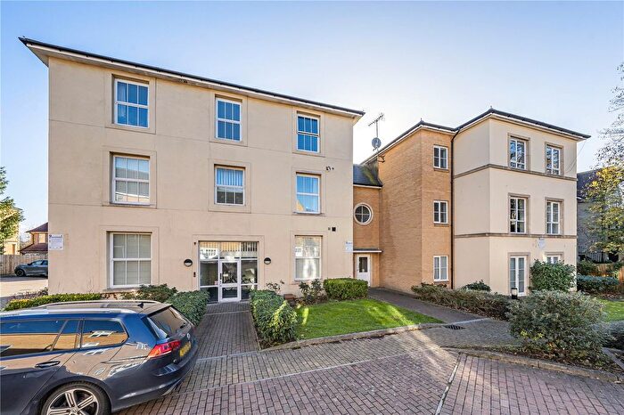 2 Bedroom Flat For Sale In The Grove, Isleworth, TW7